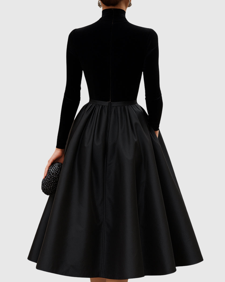 Aradia | Elegant Midiklänning I Svart Sammet Och Satin