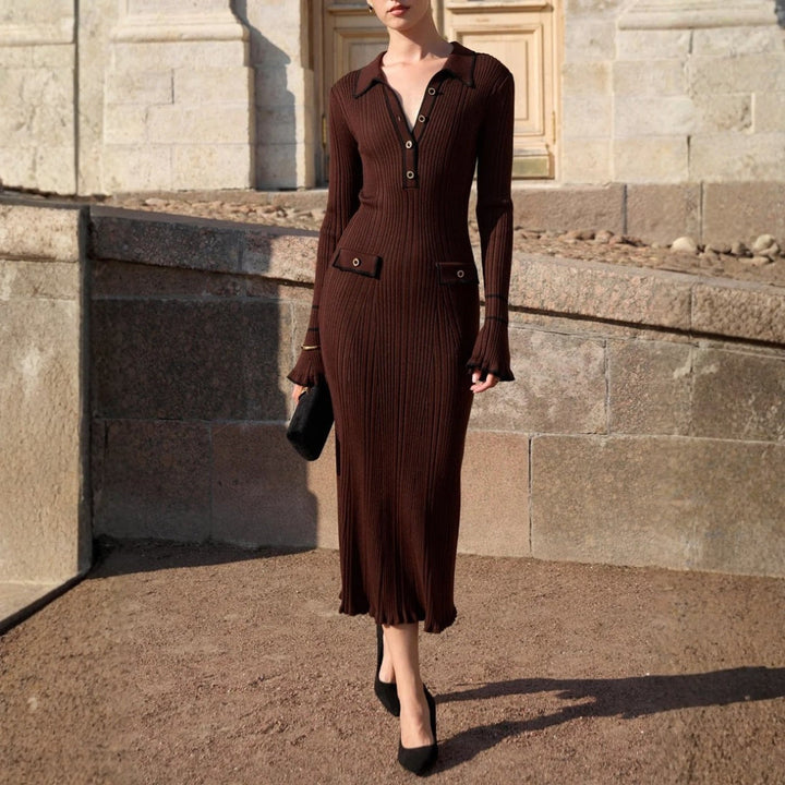 Aderyn | Skräddarsydd Midiklänning Med Knappdetaljer