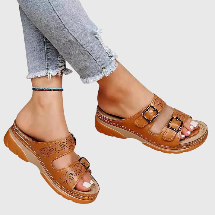 Diora | Ortopediska Skinnsandaler
