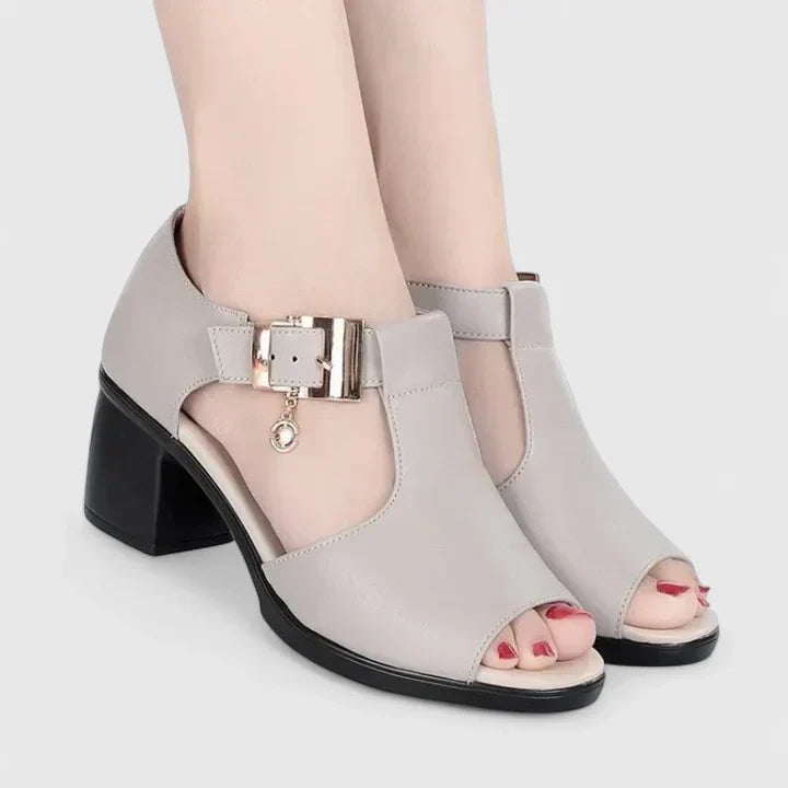 Lyzanne | Eleganta Sandaler