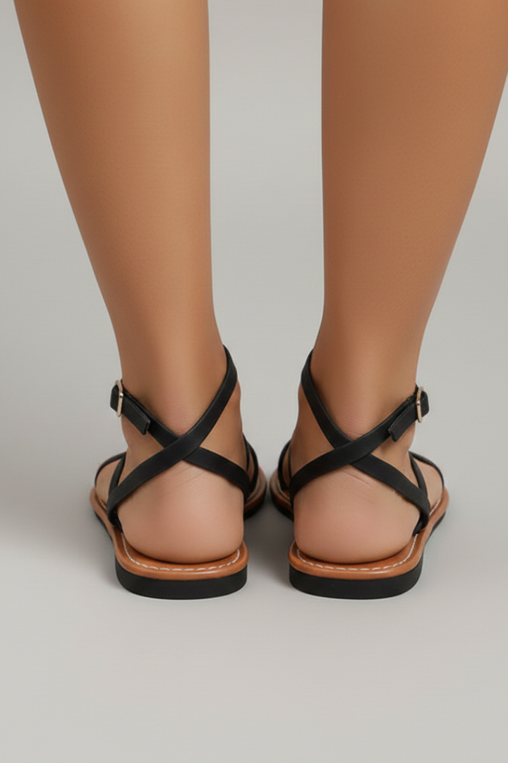 Isabella | Platta Sandaler Med Ankelrem Och Öppen Tå För Dam