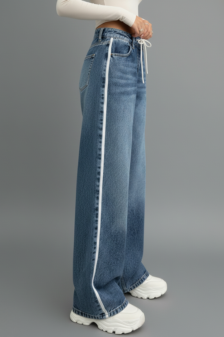Gabriella | Kvinnors Avslappnade Vida Denimjeans med Dragsko Detalj