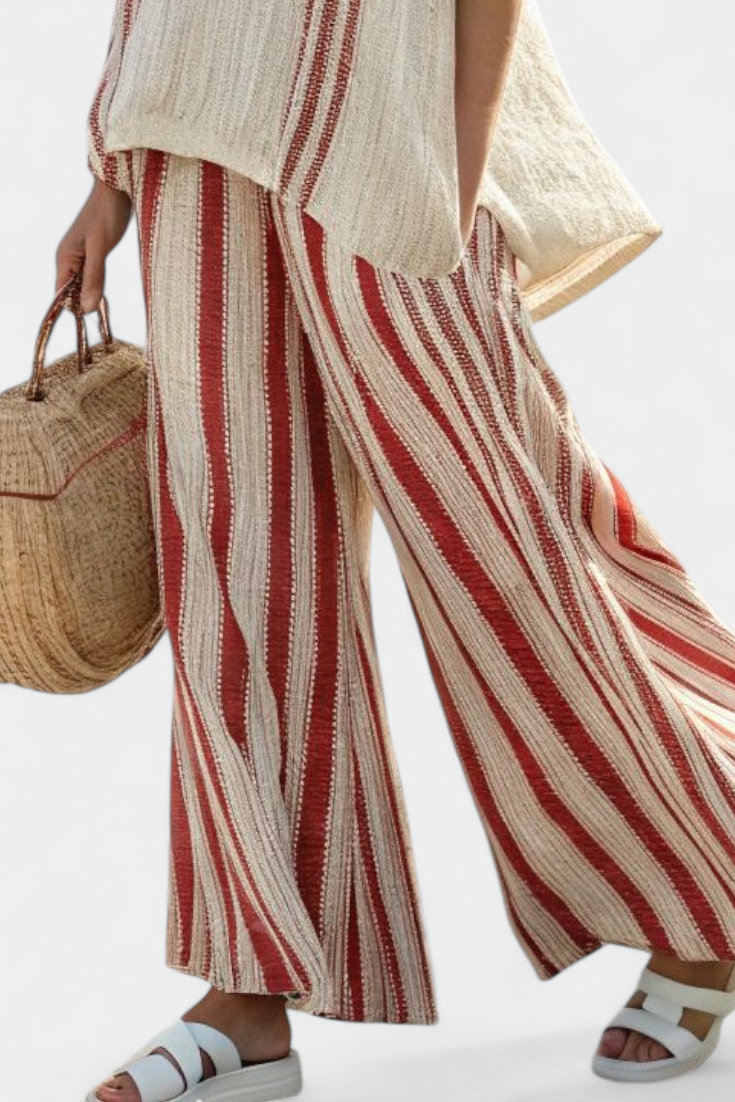 Mirella | Sofistikerad Texturerad Rödrandig Topp &amp; Linbyxor