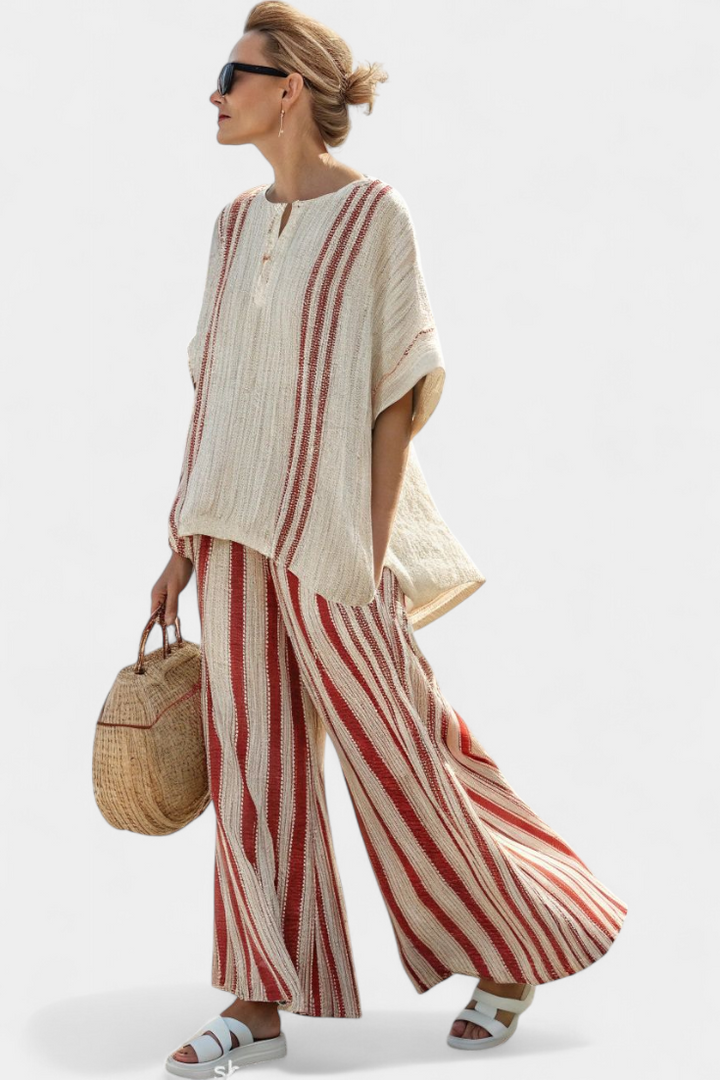 Mirella | Sofistikerad Texturerad Rödrandig Topp &amp; Linbyxor